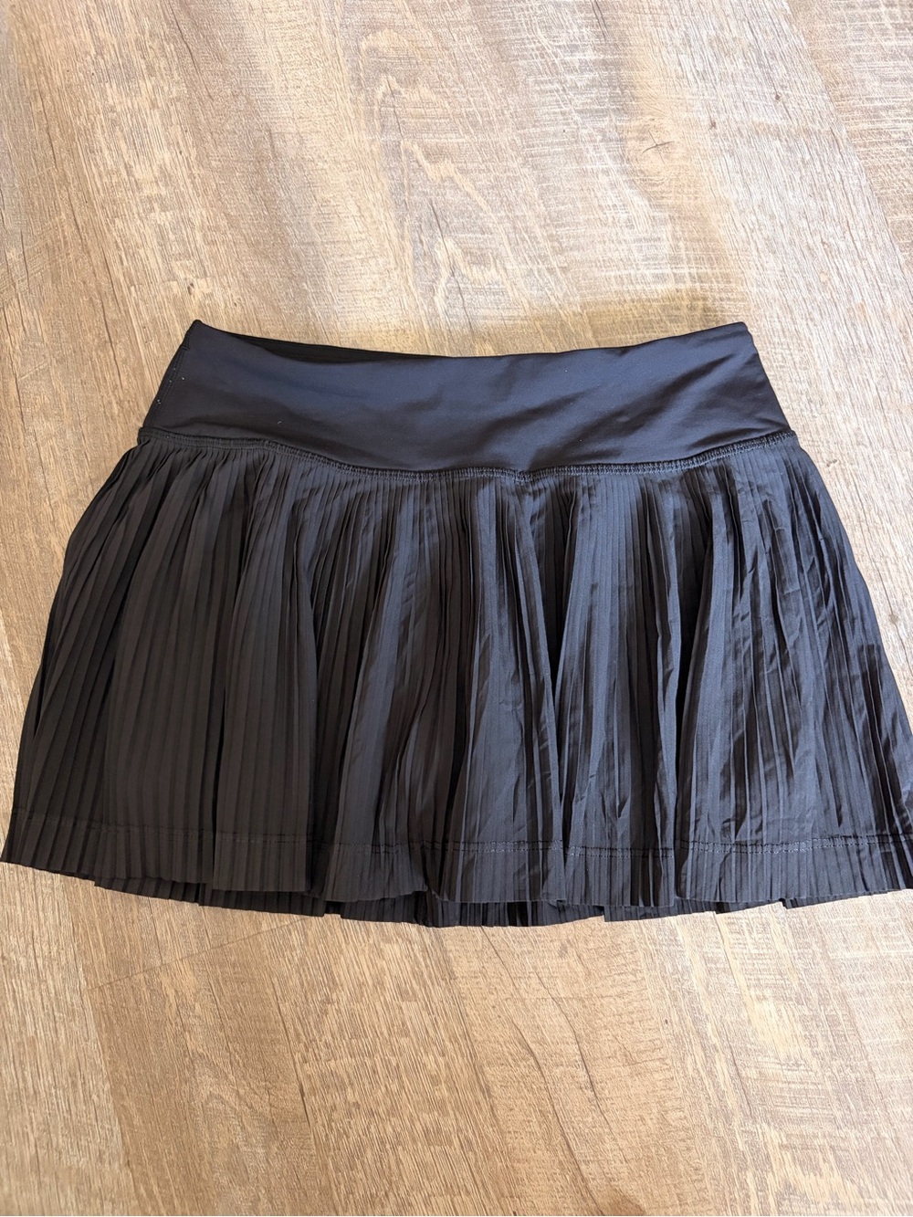 Lululemon Black pleated tennis skirt